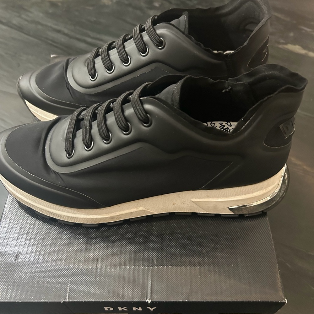 DKNY Women's Black and White Sneakers